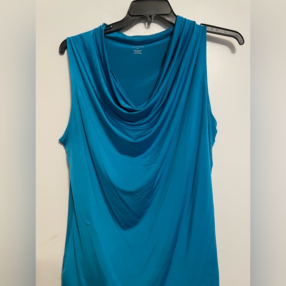 Worthington Scoop Neck Sleeveless Blouse
